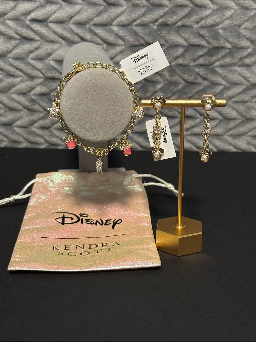 Kendra Scott Disney Minnie/Mickey Drop Earrings and Matching Bracelet NWT